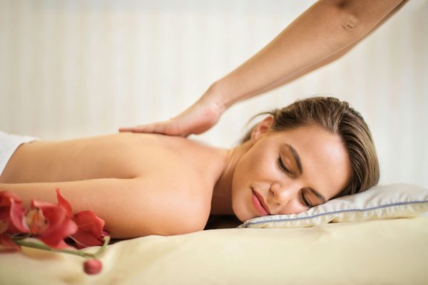 Massage pour reconnecter corps et esprit à Nice : découvrez le bien-être